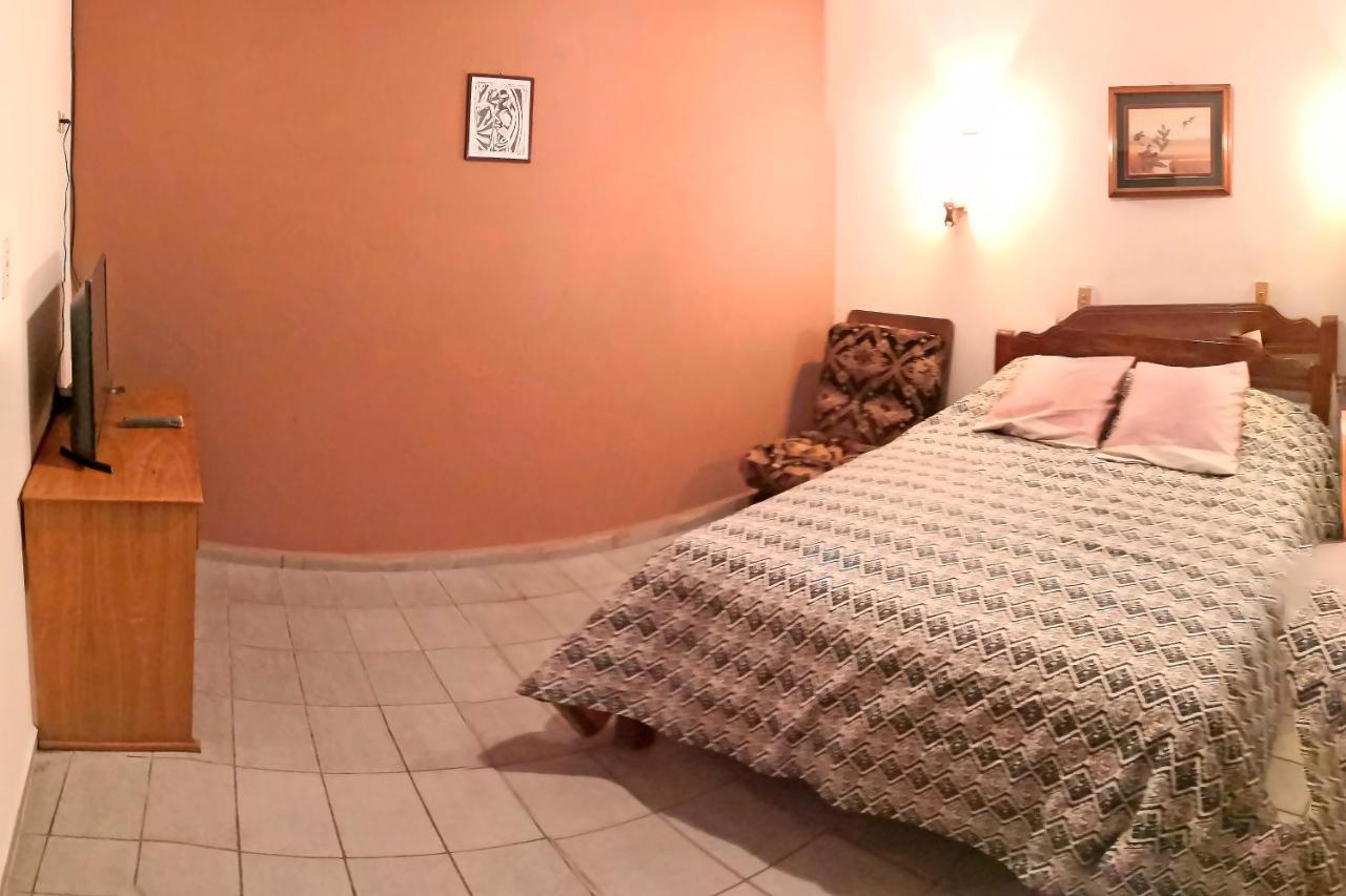 Casa Discreta Bed & Breakfast Cochabamba Exterior photo